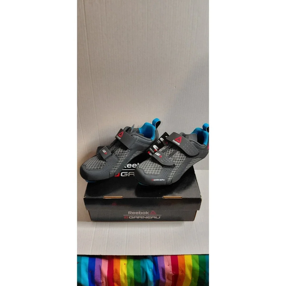 NWOT - Garneau Women’s Gray Athletic Cycling Shoes with Blue Accents Size 9